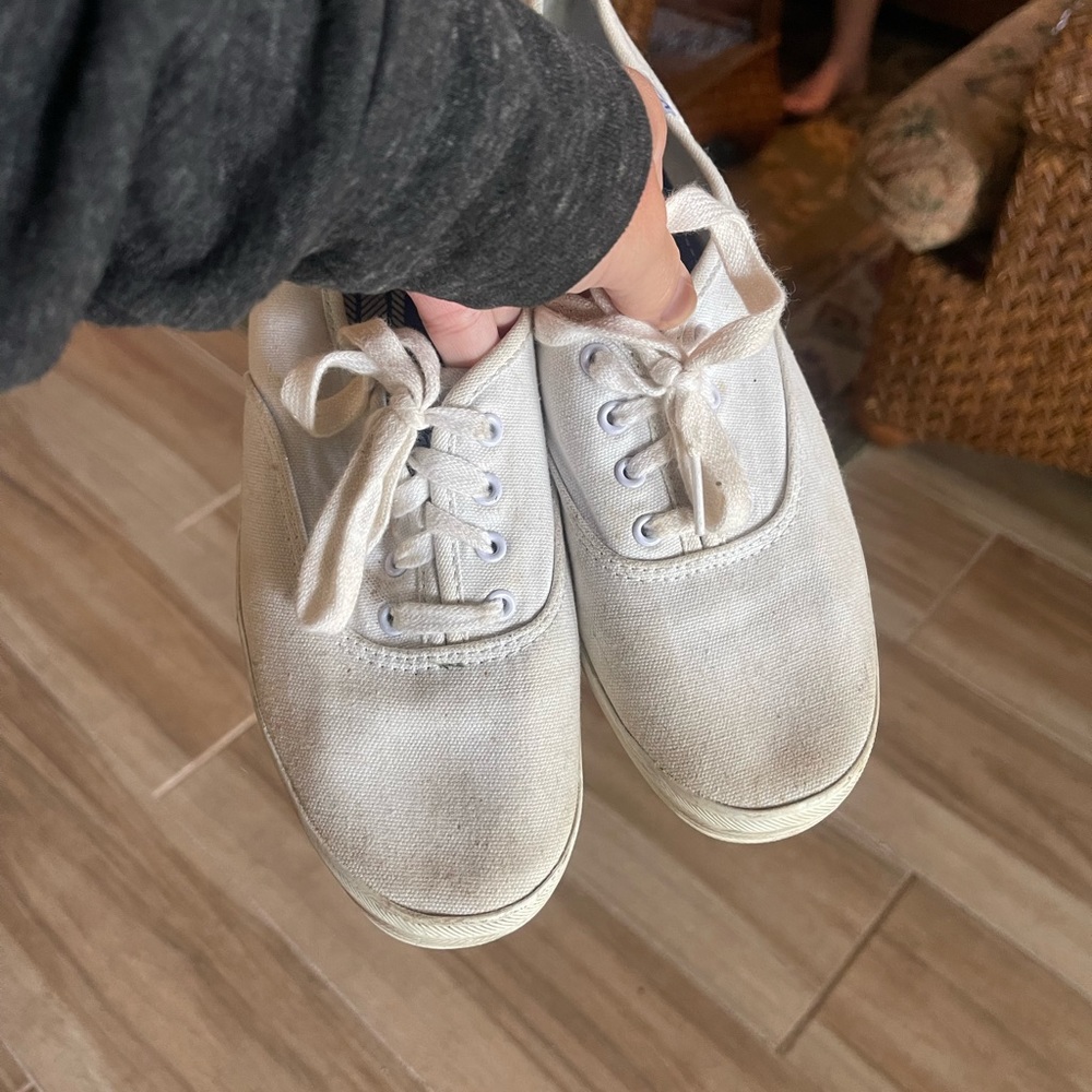 White keds